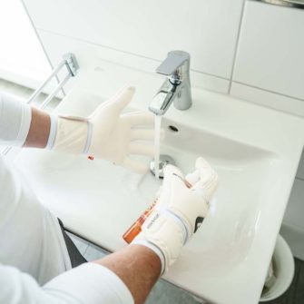 Catch_and_Keep_UK_Goalkeeper_Gloves_Grip_Maximizer_3.0_wash_gloves_clean_gloves_Keepers