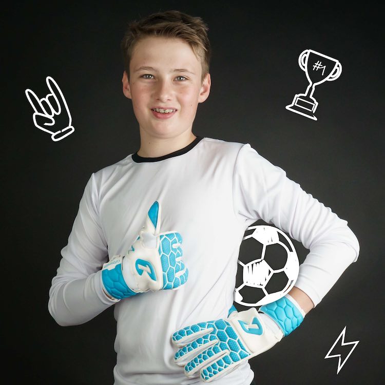 Fly_Protector_Blue_Catch_and_keep_UK_Kids_Goalkeeper_Glove_Finger_Protection