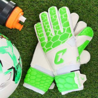 Fly_Protector_Green_Catch_and_keep_UK_Kids_Goalkeeper_Glove_Finger_Protection_Goalkeeper